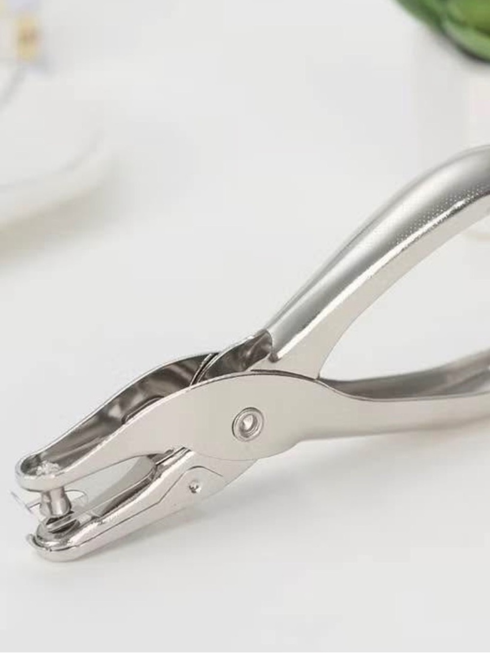 pen+GEAR Handheld Single-Hole Punch